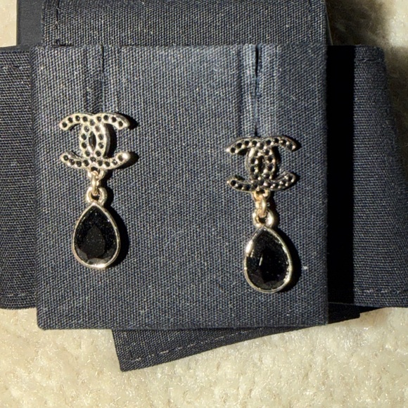CHANEL CC Drop Earrings Black and Gold - Picture 5 of 11